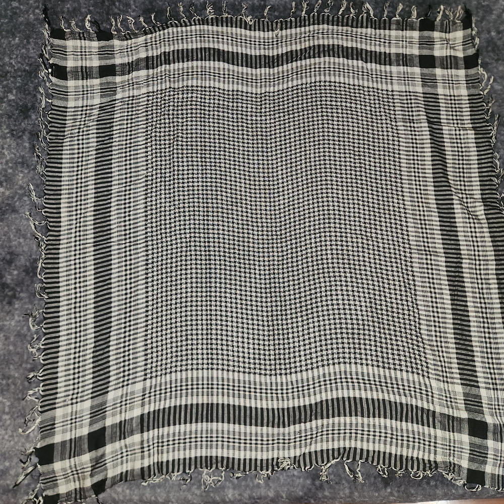Garage Black and White Checkered Scarf
